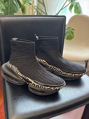 Balmain Black Knit Sock Sneakers with Contrasting Ivory Patterned Midsole